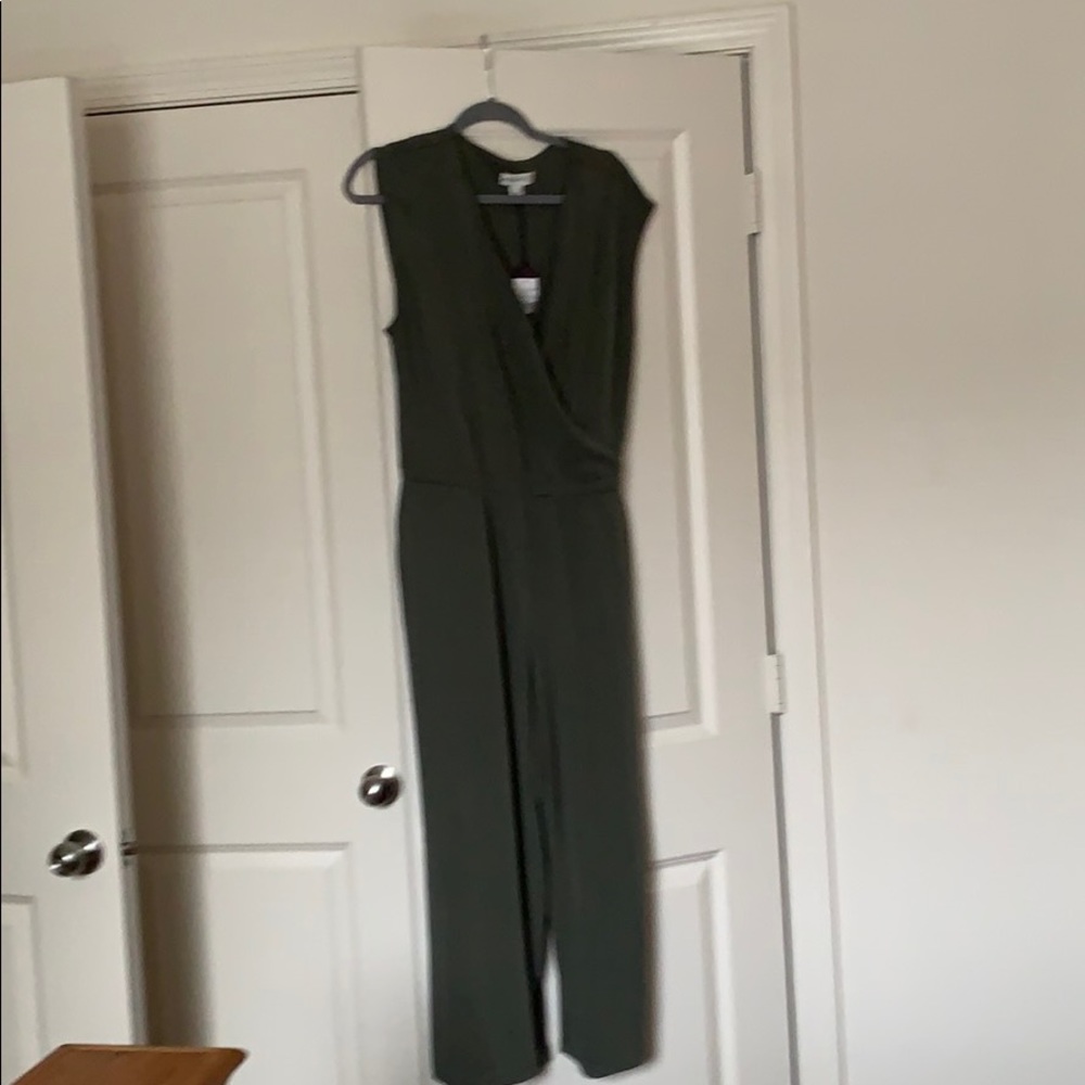 Sleeveless jumpsuit